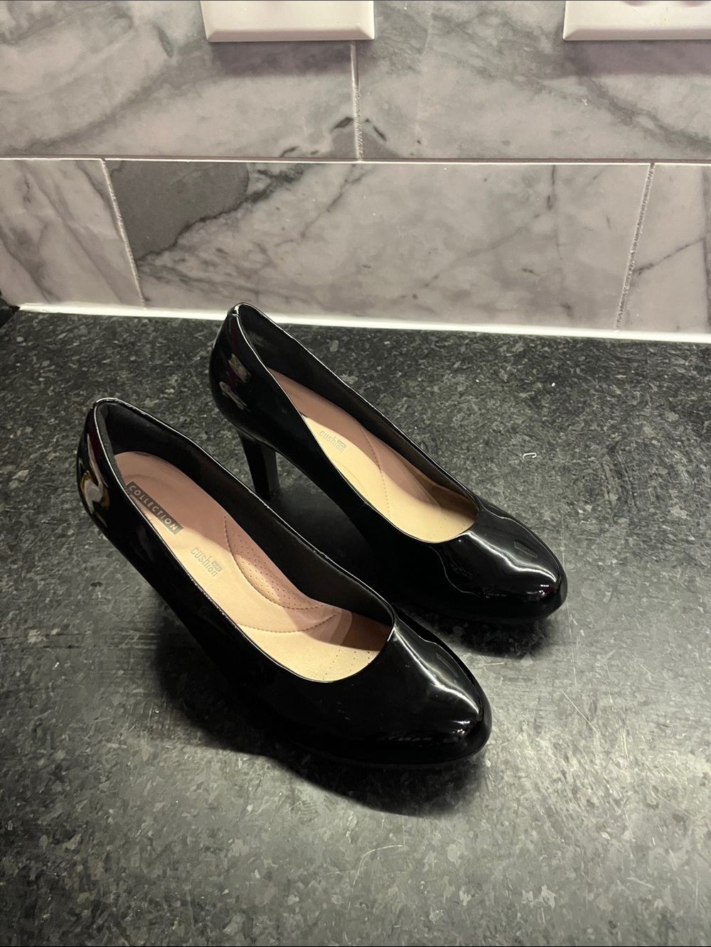 Black Women's Patent Round-Toe Pumps - Brand: Clarks - Picture 2 of 8